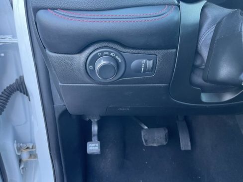 Used 2024 Dodge Durango GT image 33