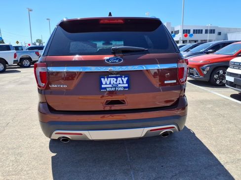 Used 2016 Ford Explorer Limited w/ Equipment Group 301A FWD image 3