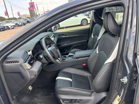 Used 2026 Toyota Camry SE FWD image 47
