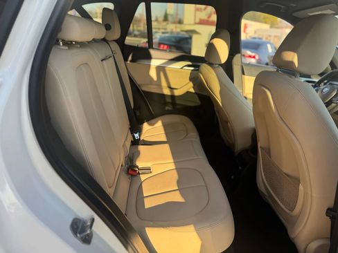 Used 2017 BMW X1 sDrive28i image 11