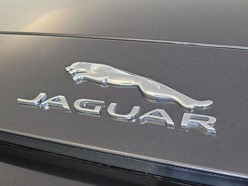 Used 2016 Jaguar F-TYPE R AWD/4WD image 8