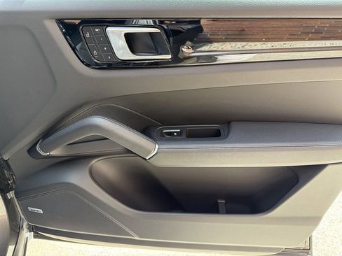Certified 2023 Porsche Cayenne image 21