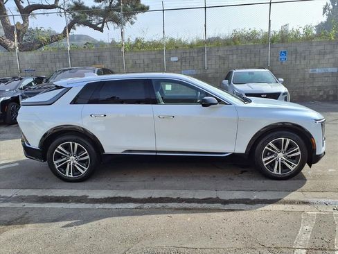 Certified 2026 Cadillac Lyriq Luxury image 4