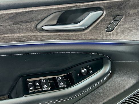 Used 2021 Jeep Grand Cherokee L Overland image 16