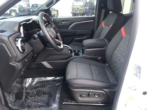 Used 2024 Chevrolet Colorado Z71 w/ Z71 Convenience Package 2 image 20