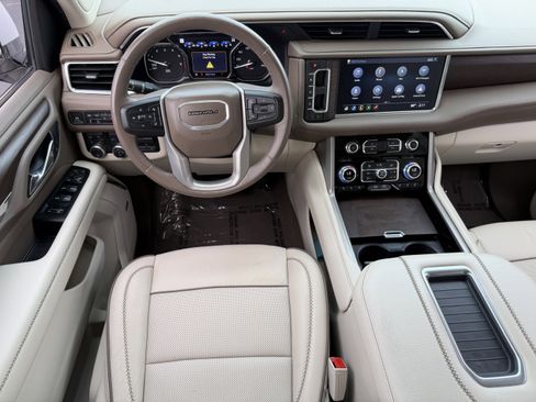 Used 2021 GMC Yukon XL Denali w/ Denali Ultimate Package image 18