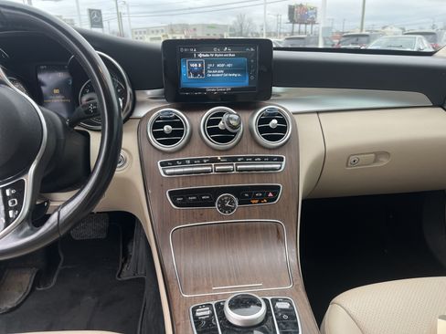 Used 2019 Mercedes-Benz C 300 4MATIC Sedan image 31