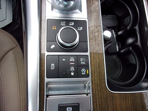 Used 2016 Land Rover Range Rover Sport HSE image 30