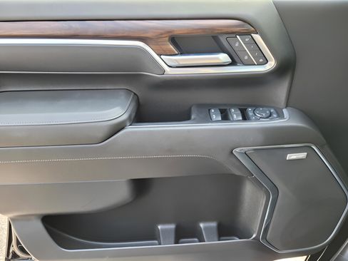 Used 2025 GMC Sierra 2500 SLT w/ SLT Premium Package image 40