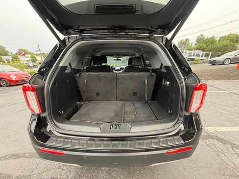 Used 2022 Ford Explorer XLT w/ Equipment Group 202A image 12