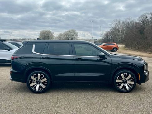 New 2026 Mitsubishi Outlander SE FWD image 4