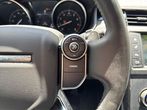 Used 2017 Land Rover Discovery SE AWD/4WD image 34