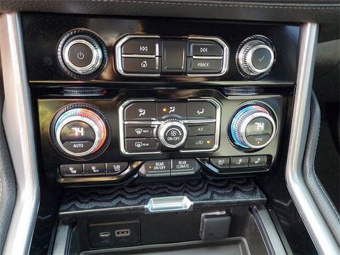 Used 2023 GMC Yukon XL Denali image 22