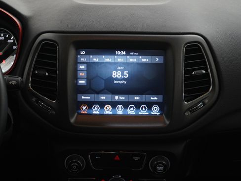 Used 2018 Jeep Compass Trailhawk w/ Leather Interior Group AWD/4WD image 15