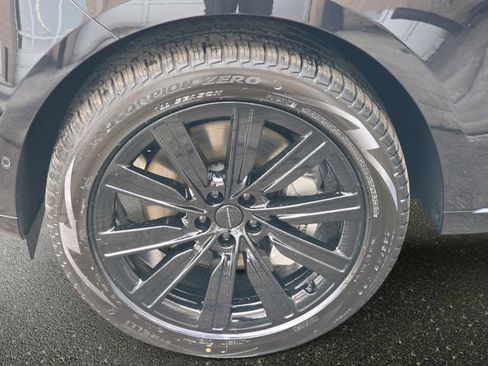 New 2026 Land Rover Range Rover SE image 19