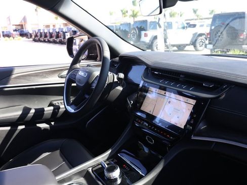 New 2026 Jeep Grand Cherokee L Limited w/ Limited Altitude Package image 20