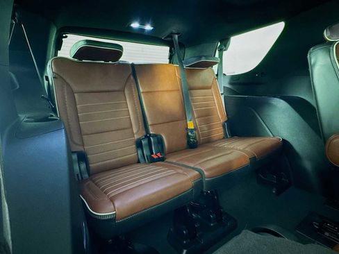 Used 2023 GMC Yukon Denali Ultimate image 27