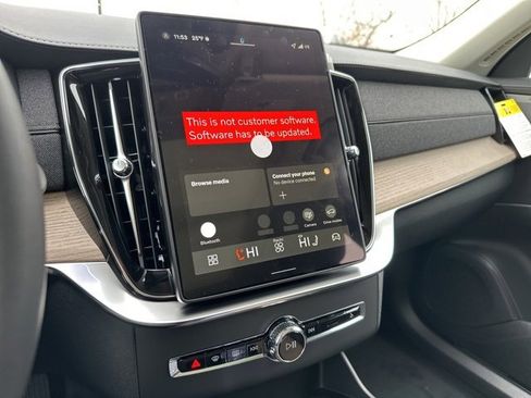 New 2026 Volvo XC90 T8 Plus image 15