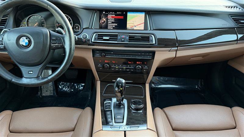 Used 2015 BMW 750i xDrive AWD/4WD image 29