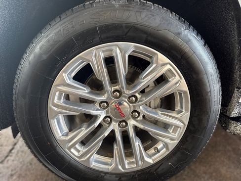 Used 2023 GMC Yukon SLT image 15