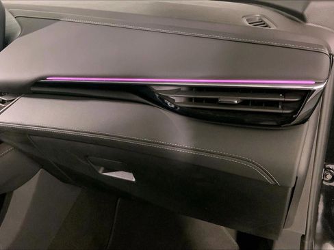 Used 2025 Buick Envision Preferred image 16