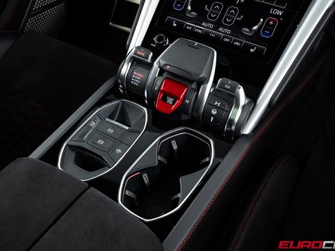 Used 2022 Lamborghini Urus *HIGH GLOSS BLACK STYLE PACKAG image 29