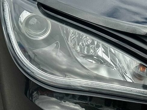 Used 2019 Chrysler Pacifica Limited w/ Advanced Safetytec Group FWD image 35