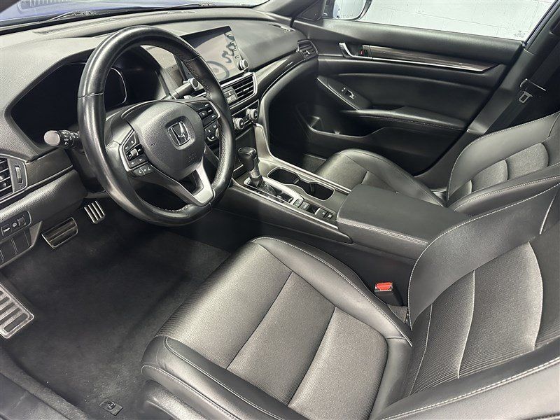Used 2021 Honda Accord Sport image 2