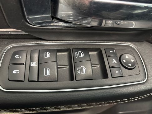 Used 2016 RAM 2500 Laramie AWD/4WD image 25