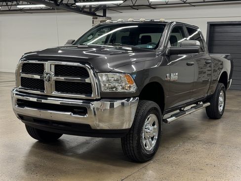 Used 2018 RAM 2500 Tradesman w/ Chrome Appearance Group AWD/4WD image 3