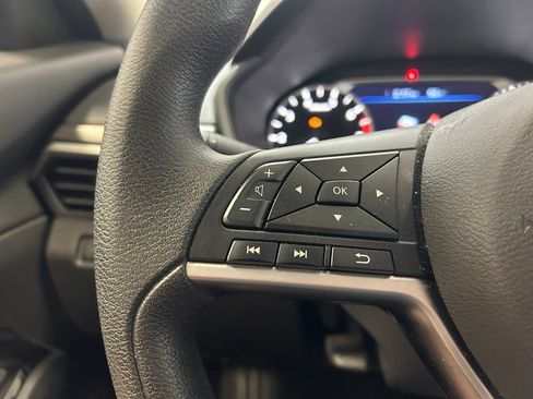 Used 2023 Nissan Altima 2.5 SV AWD/4WD image 9