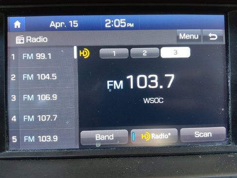 Used 2020 Hyundai Elantra SEL image 25