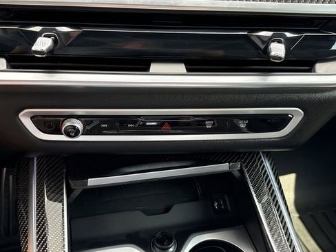 Used 2025 BMW X7 M60i AWD/4WD image 29