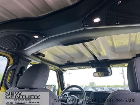 Used 2024 Jeep Wrangler Unlimited Sport AWD/4WD image 16