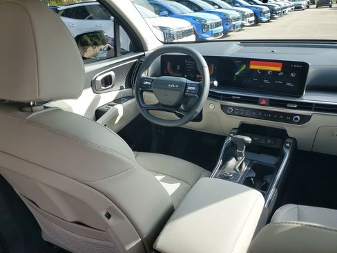 New 2026 Kia Sorento S FWD image 13