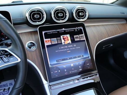 Used 2024 Mercedes-Benz CLE 300 4MATIC Cabriolet image 17