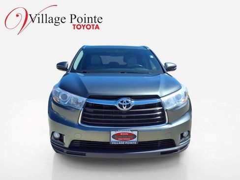 Certified 2016 Toyota Highlander XLE AWD/4WD image 10