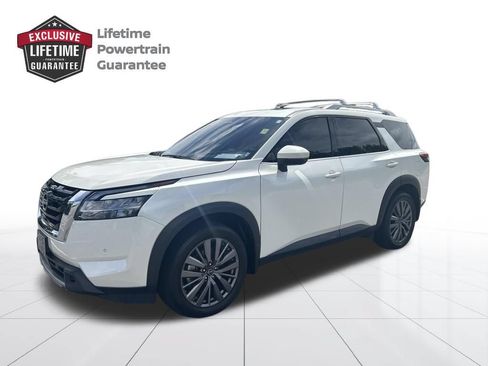 Certified 2024 Nissan Pathfinder SL AWD/4WD image 1
