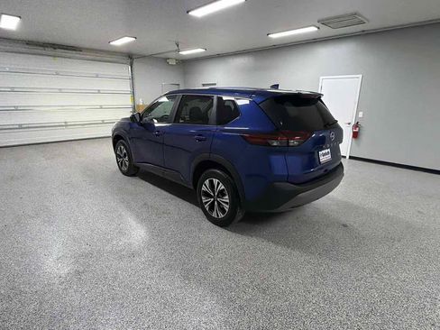 Used 2023 Nissan Rogue SV FWD image 5