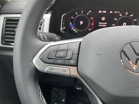 Used 2023 Volkswagen Atlas SE image 15