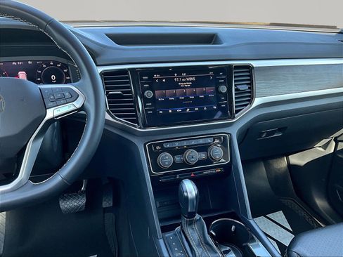 Used 2023 Volkswagen Atlas SE AWD/4WD image 9