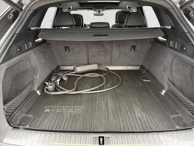 Used 2019 Audi e-tron Prestige w/ Prestige Package AWD/4WD image 6
