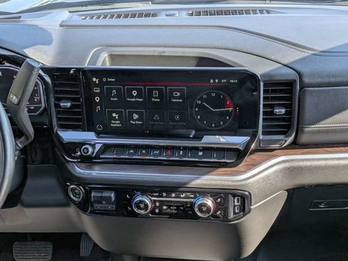 Used 2025 GMC Sierra 1500 SLT AWD/4WD image 17