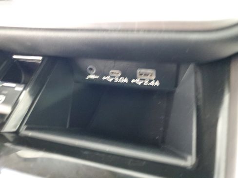 Used 2025 Subaru Outback Premium AWD/4WD image 18