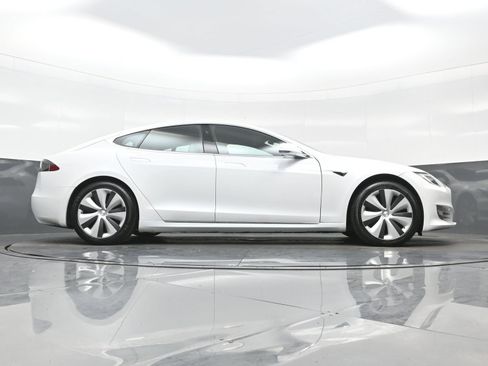 Used 2021 Tesla Model S Long Range AWD/4WD image 36