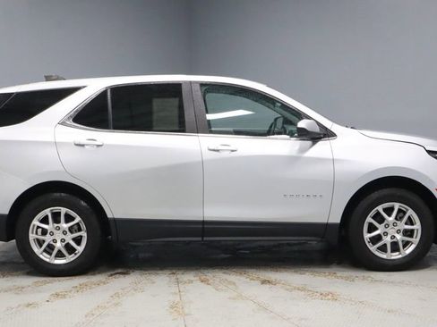 Used 2022 Chevrolet Equinox LT AWD/4WD image 11