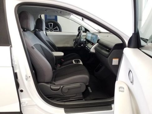 Certified 2024 Hyundai Ioniq 5 SE RWD image 16