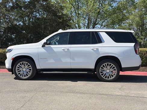 Used 2023 Chevrolet Tahoe LT w/ Luxury Package image 11