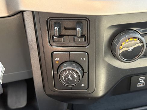 Used 2021 Ford F150 XLT AWD/4WD image 19