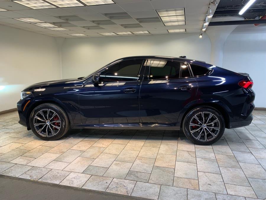 Used 2022 BMW X6 xDrive40i w/ M Sport Package AWD/4WD image 9